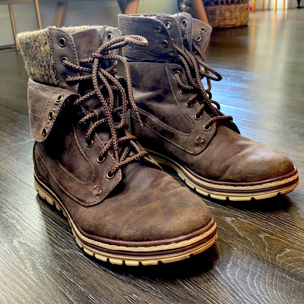Women’s Brown leathered Boots. Size 8.5.